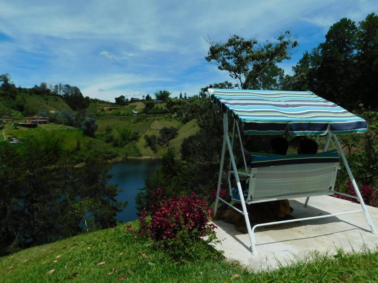 Bacoa Hostel Guatapé Exterior photo